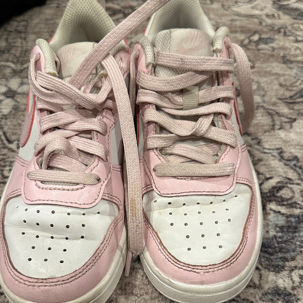 Nike Kids Sneakers in Pink and White